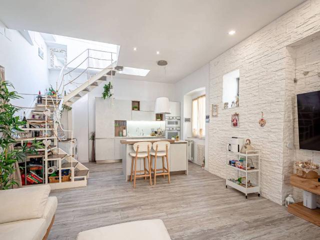 Appartamento in vendita a Centro Ovest, Serra Riccò