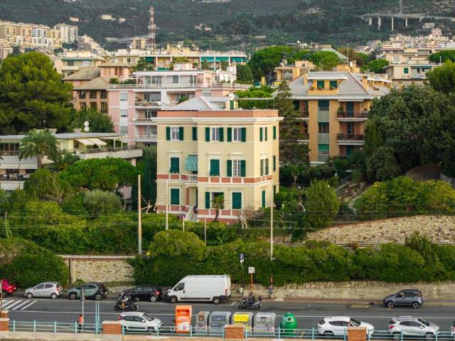 Appartamento in vendita a Quinto al Mare, Genova