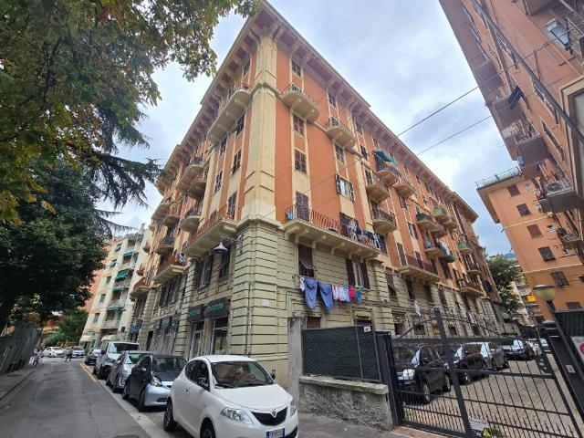 Appartamento in vendita a Bolzaneto, Genova
