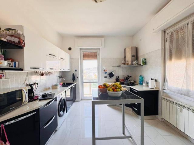 Appartamento in vendita a Val Polcevera, Serra Riccò