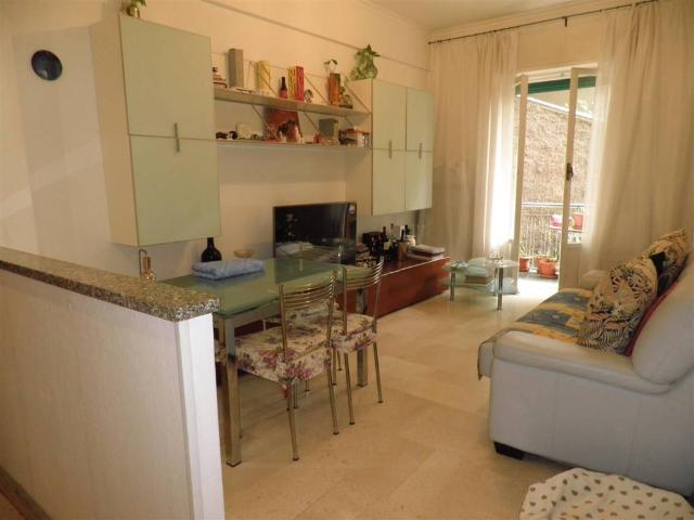 Appartamento in vendita a Oregina, Genova