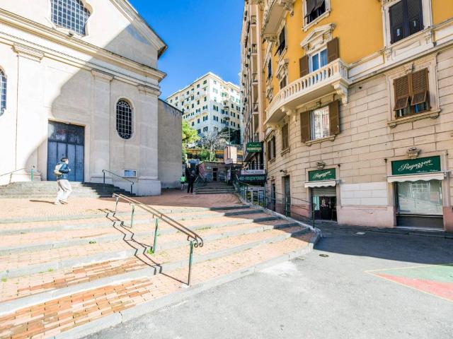Appartamento in vendita a Centro Est, Serra Riccò