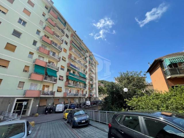 Appartamento in vendita a Quezzi, Genova