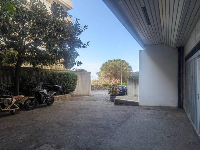 Appartamento in vendita a Centro Est, Serra Riccò