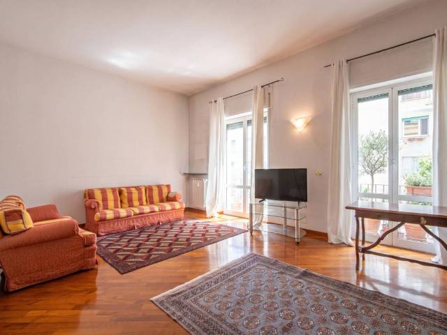 Appartamento in vendita a Centro Est, Serra Riccò