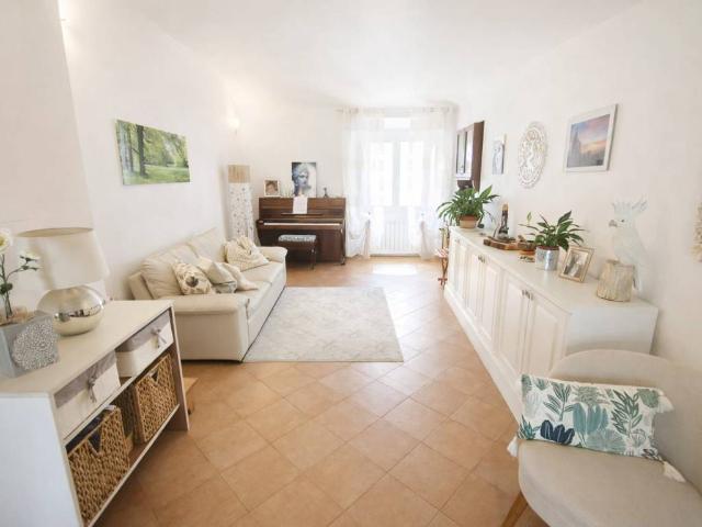Appartamento in vendita a Ponente, Serra Riccò