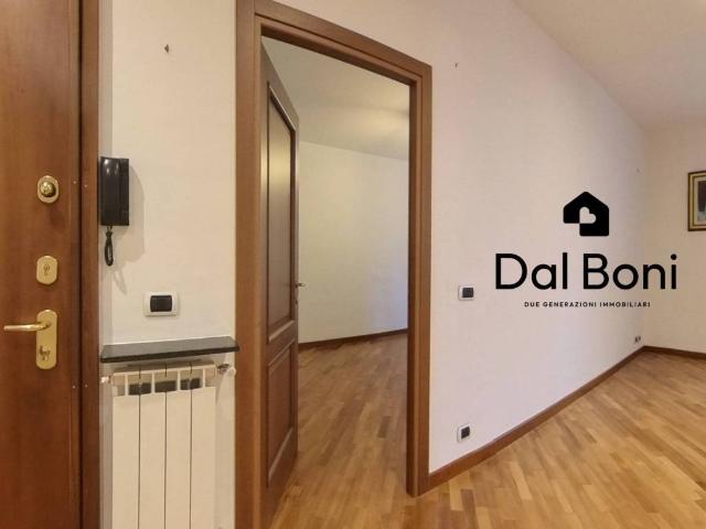 Appartamento in vendita a Centro Ovest, Serra Riccò