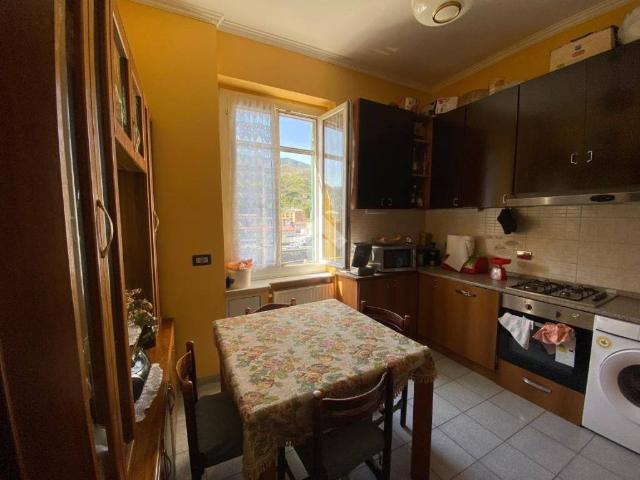 Appartamento in vendita a Val Polcevera, Serra Riccò