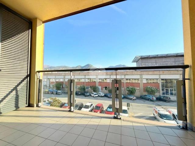Appartamento in vendita a Medio Ponente, Serra Riccò