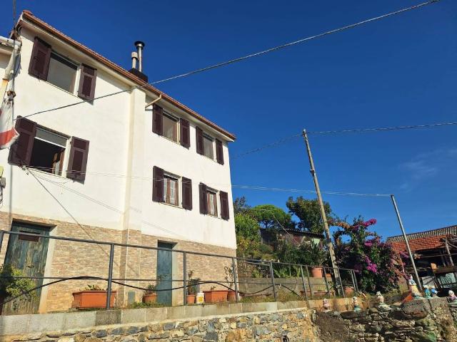 Appartamento in vendita a Ciambrin, Genova