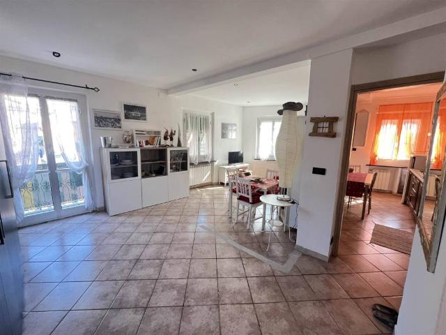 Appartamento in vendita a Val Polcevera, Serra Riccò
