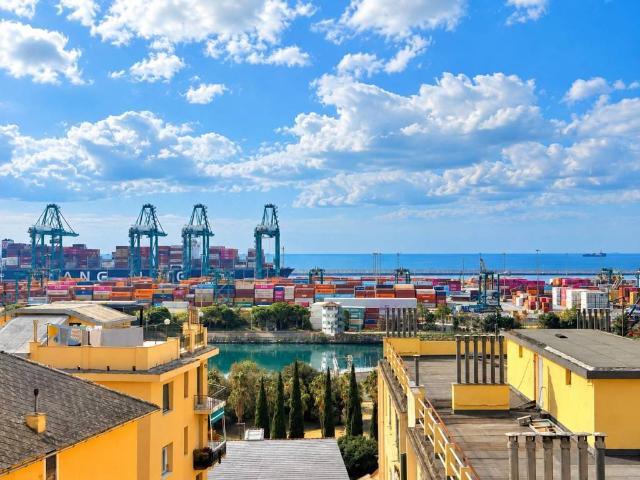 Appartamento in vendita a Pra', Genova