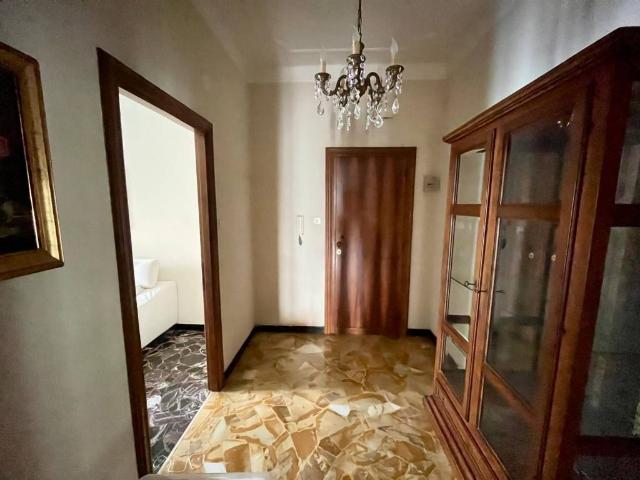 Appartamento in vendita a Bolzaneto, Genova