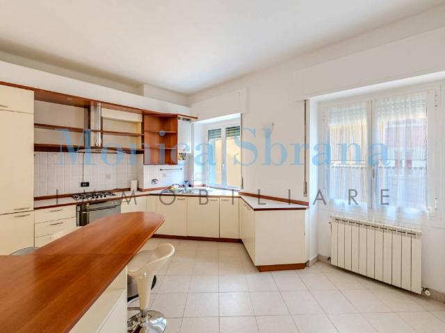 Appartamento in vendita a Centro Est, Serra Riccò