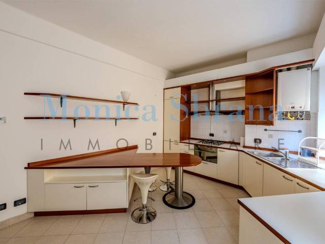 Appartamento in vendita a Centro Est, Serra Riccò