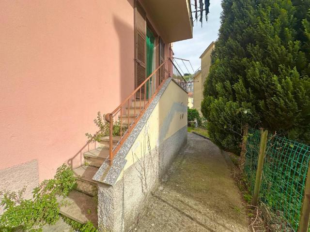 Appartamento in vendita a Val Polcevera, Serra Riccò