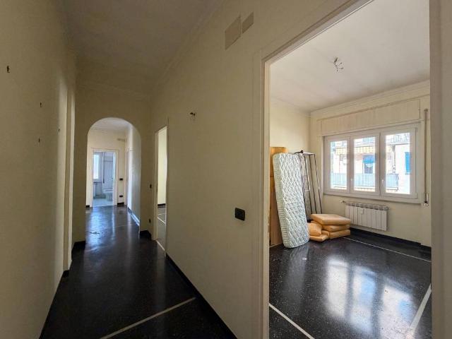 Appartamento in vendita a Marassi, Genova