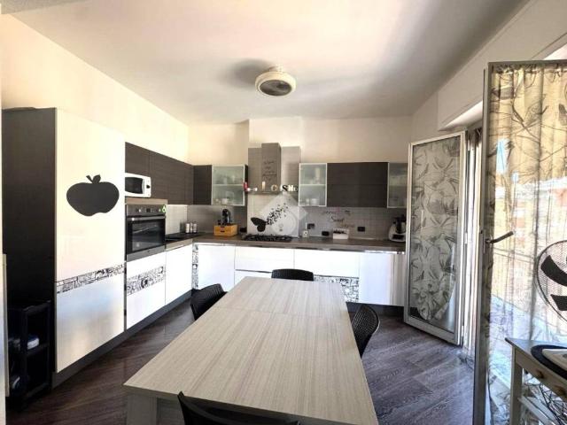 Appartamento in vendita a Val Polcevera, Serra Riccò