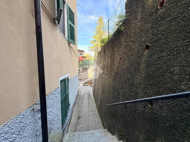 Appartamento in vendita a Romairone, Genova