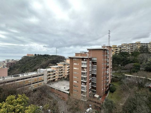 Appartamento in vendita a Centro Ovest, Serra Riccò
