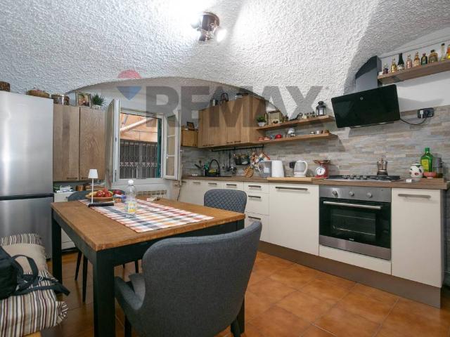 Appartamento in vendita a Centro Est, Serra Riccò