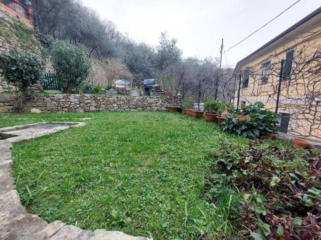 Appartamento in vendita a Media Val Bisagno, Serra Riccò