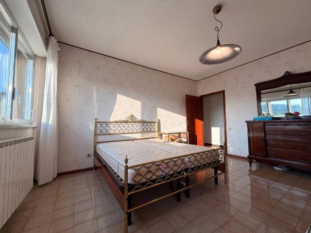 Appartamento in vendita a Centro Ovest, Serra Riccò