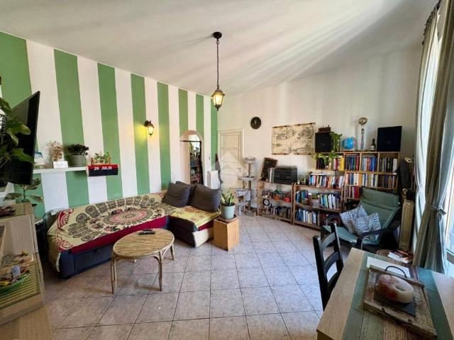 Appartamento in vendita a Medio Ponente, Serra Riccò