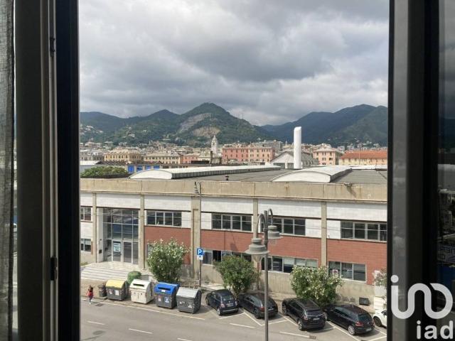 Appartamento in vendita a Sestri Ponente, Genova