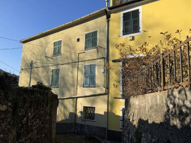 Appartamento in vendita a Media Val Bisagno, Serra Riccò