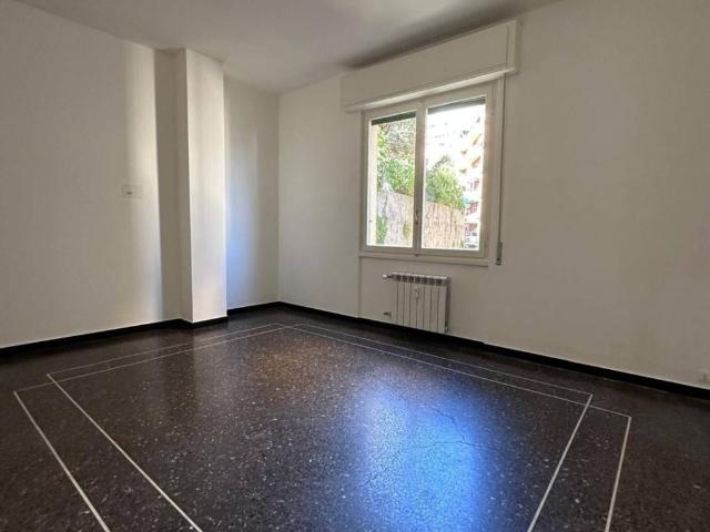 Appartamento in vendita a Marassi, Genova