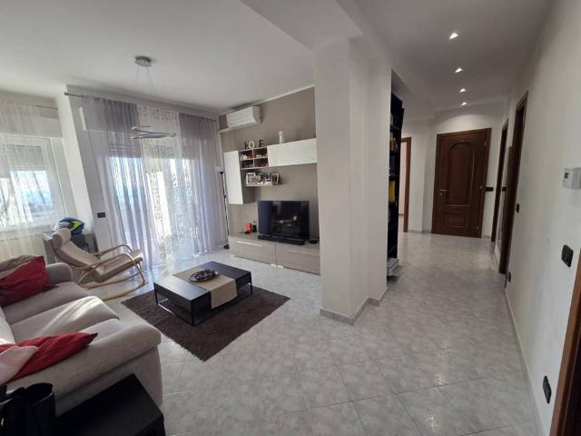 Appartamento in vendita a Quartiere Italsider, Serra Riccò