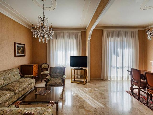 Appartamento in vendita a Centro Ovest, Serra Riccò