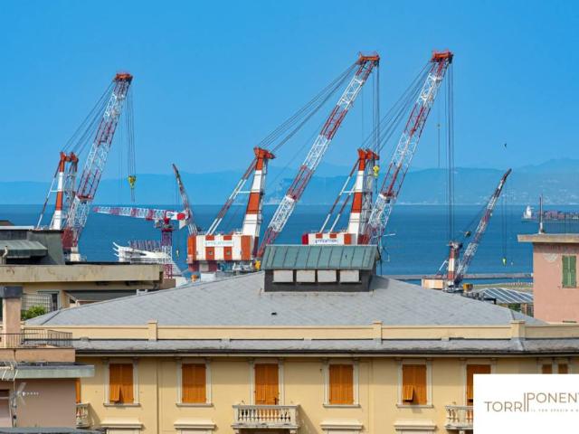 Appartamento in vendita a Sestri Ponente, Genova