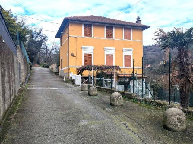 Appartamento in vendita a Val Polcevera, Serra Riccò