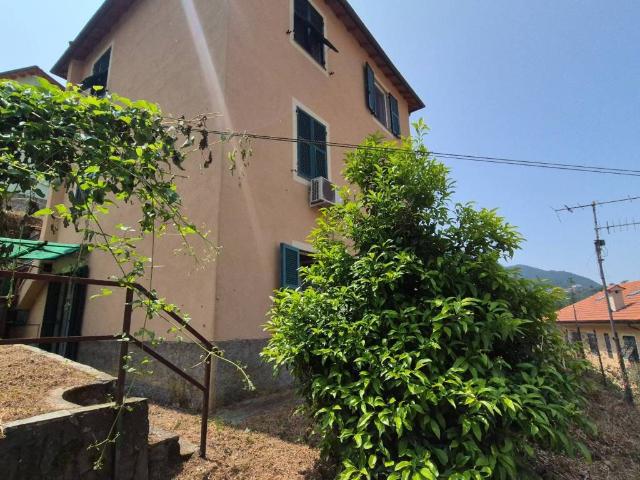 Appartamento in vendita a Media Val Bisagno, Serra Riccò