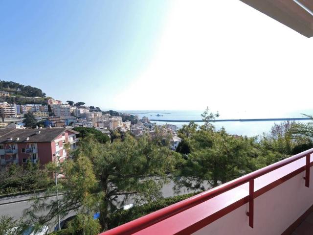 Appartamento in vendita a Ponente, Serra Riccò