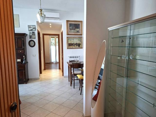 Appartamento in vendita a Medio Levante, Serra Riccò