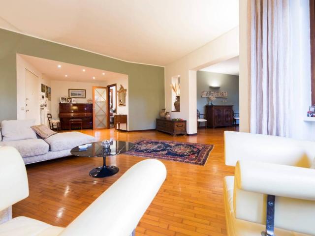 Appartamento in vendita a Medio Levante, Serra Riccò