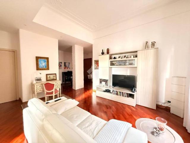 Appartamento in vendita a Centro Est, Serra Riccò