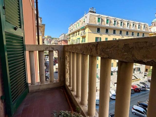 Appartamento in vendita a Marassi, Genova