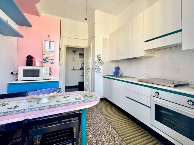 Appartamento in vendita a Sestri Ponente, Genova