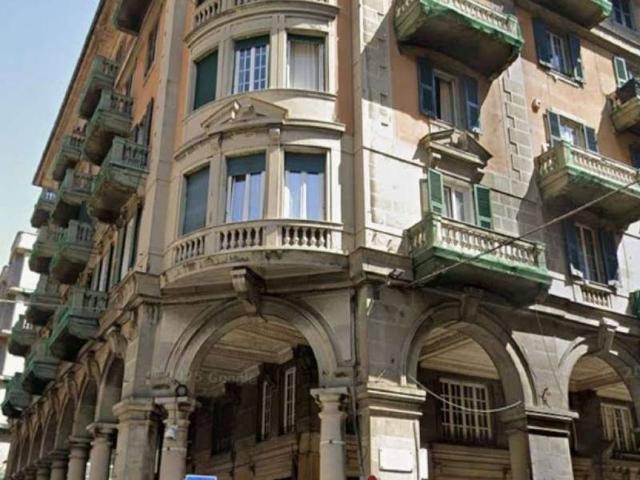 Appartamento in vendita a Centro Ovest, Serra Riccò