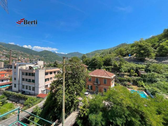 Appartamento in vendita a Media Val Bisagno, Serra Riccò