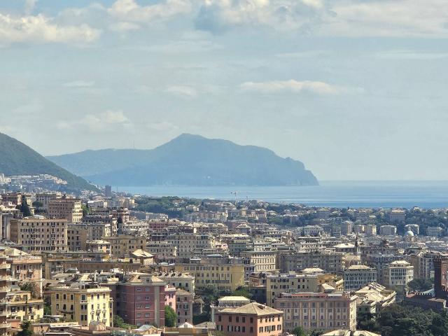 Appartamento in vendita a Centro Ovest, Serra Riccò