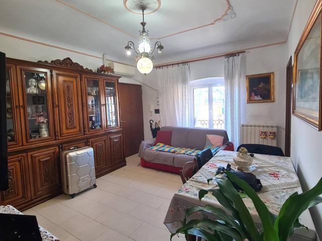 Appartamento in vendita a Centro Ovest, Serra Riccò