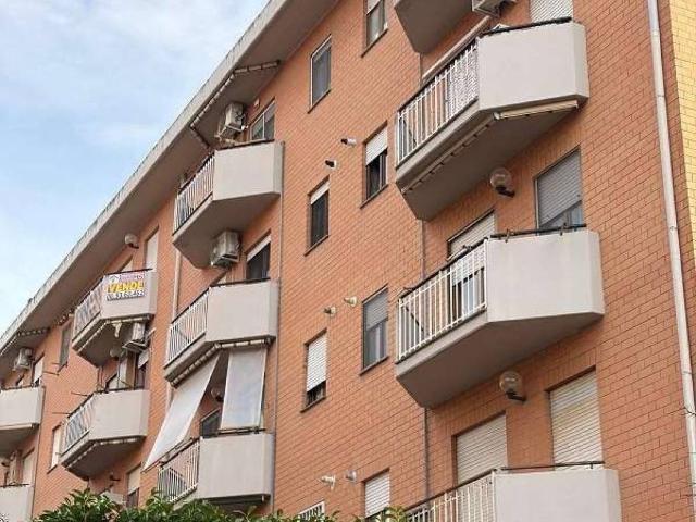 Appartamento in vendita a Zona Artigianale, Roma Capitale