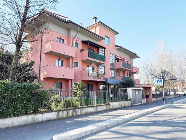 Appartamento in vendita a Gerenzano, Varese