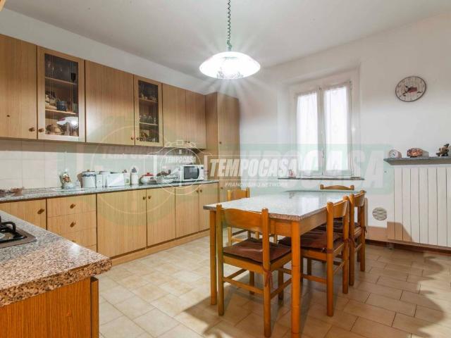 Appartamento in vendita a Gerenzano, Lombardia