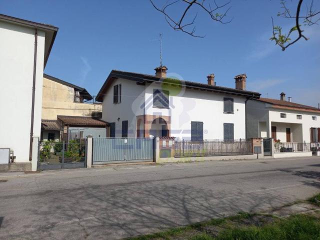 Appartamento in vendita a Gerre De' Caprioli, Lombardia